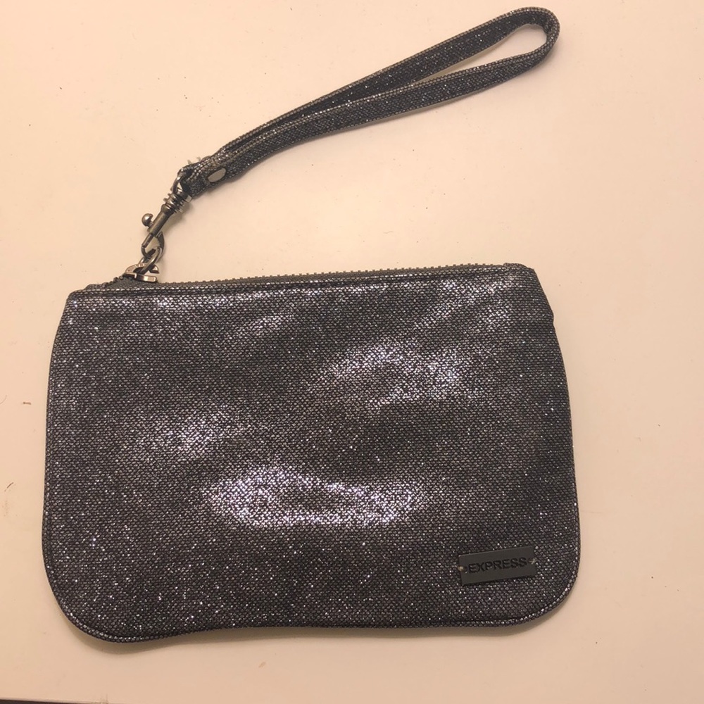 Express wristlet